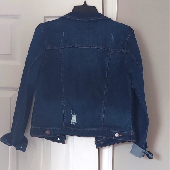 Distressed Jean Jacket💙 - Picture 3 of 3